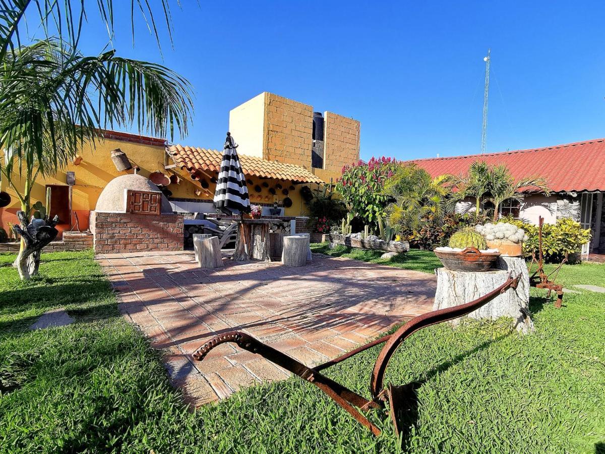 Hotel La Estancia Rio Verde Exterior photo